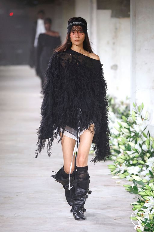 Spring-Summer 2025 Ann Demeulemeester Look 34