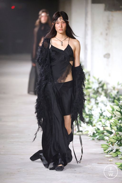 Spring-Summer 2025 Ann Demeulemeester Look 39