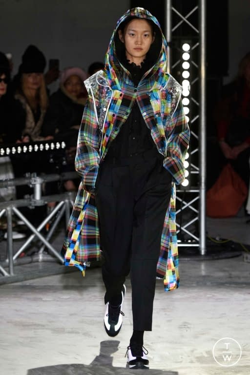 F/W 18 Anrealage Look 2
