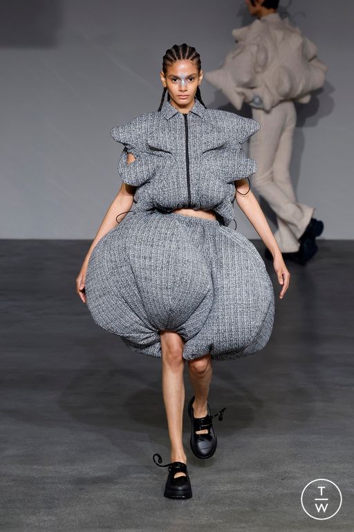 SS25 Anrealage Look 19