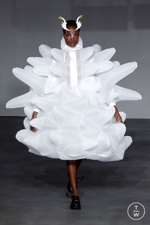 Spring/Summer 2025 Anrealage Look 23