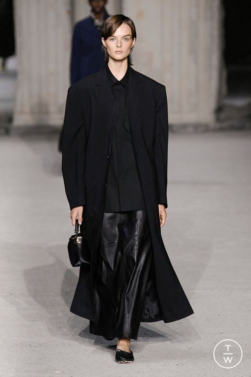 SS23 Tod's Look 27