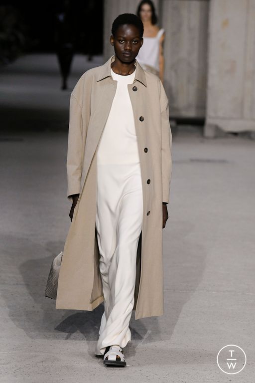 SS23 Tod's Look 23