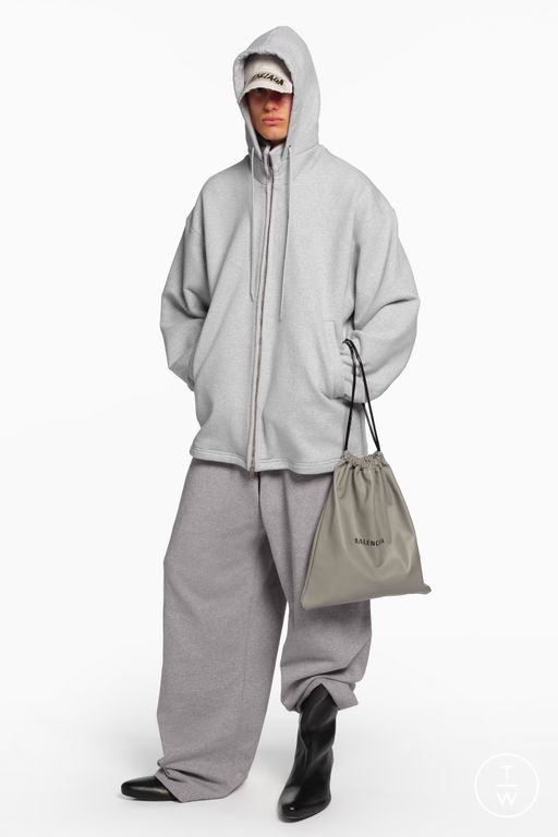 RS26 Balenciaga Look 22