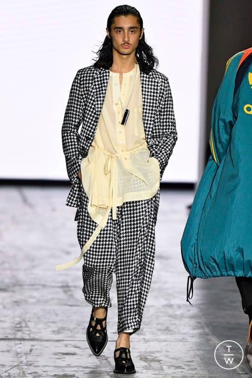 SS20 BED j.w. FORD Look 12