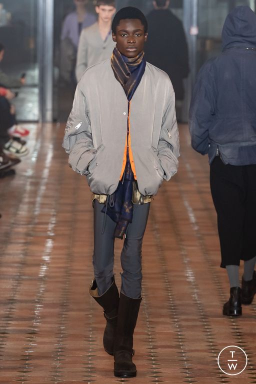 FW24 BED j.w. FORD Look 13