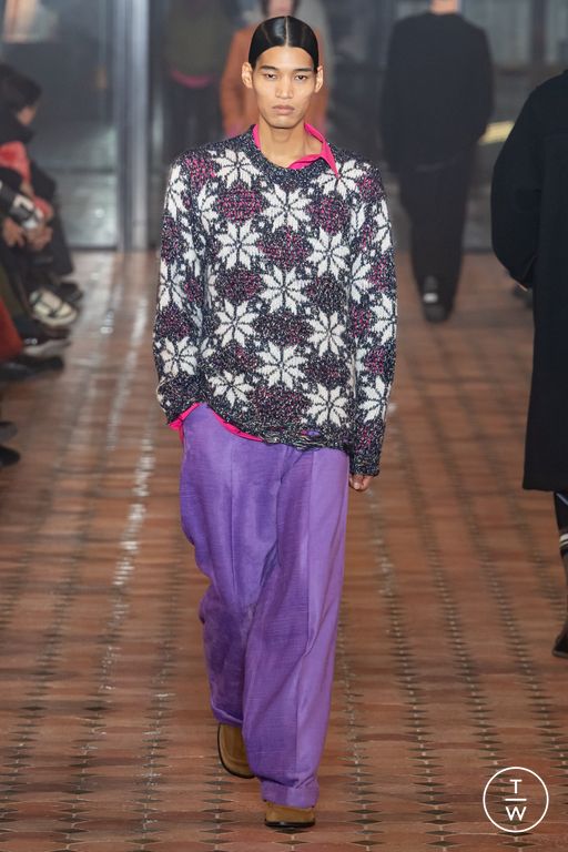 FW24 BED j.w. FORD Look 21