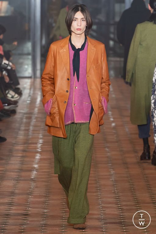 FW24 BED j.w. FORD Look 22