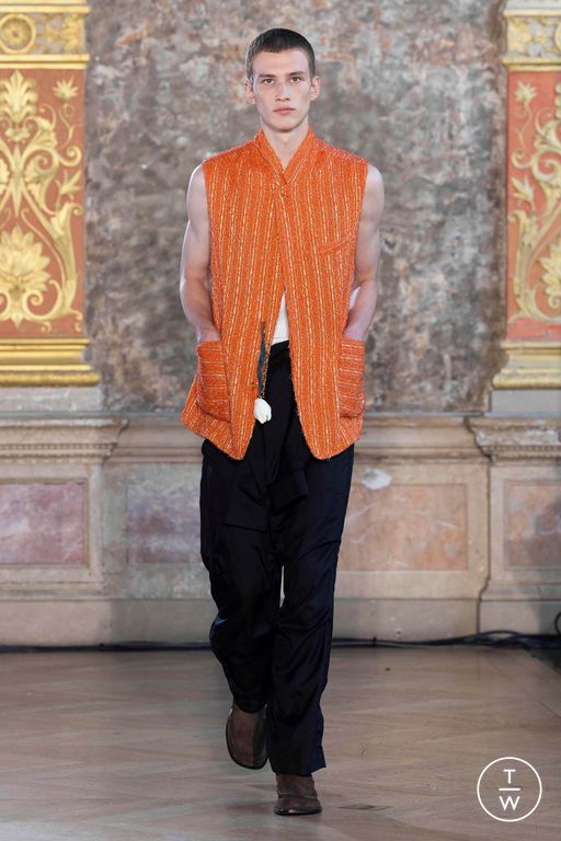 SS24 BED j.w. FORD Look 26