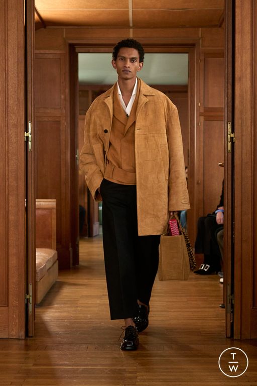 SS25 Jacquemus Look 25
