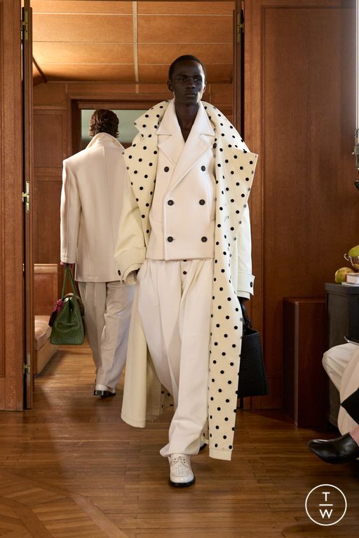 SS25 Jacquemus Look 27