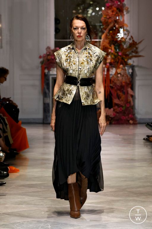 Spring-Summer 2025 Bibhu Mohapatra Look 26