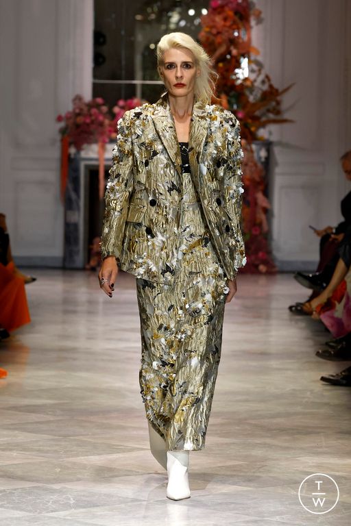 Spring-Summer 2025 Bibhu Mohapatra Look 27