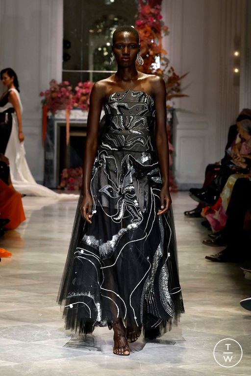 Spring-Summer 2025 Bibhu Mohapatra Look 36