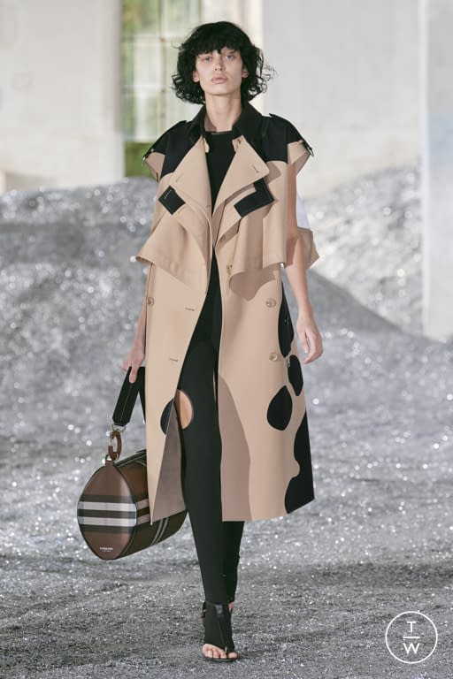 SS22 Burberry Look 49