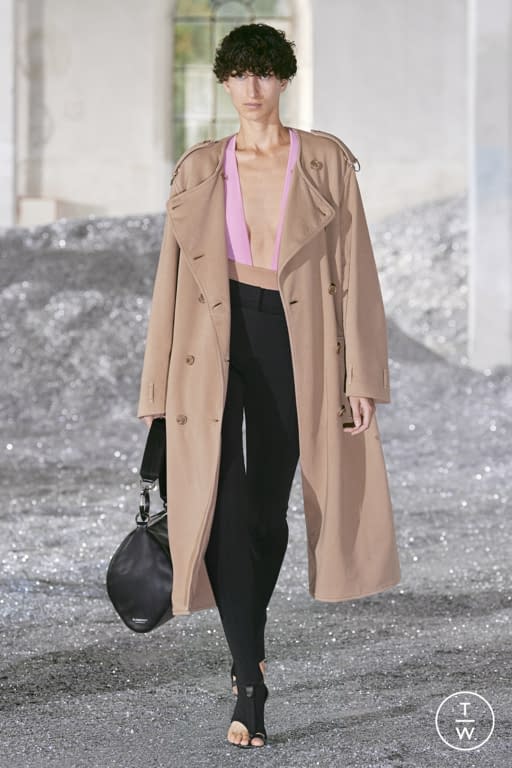 SS22 Burberry Look 61