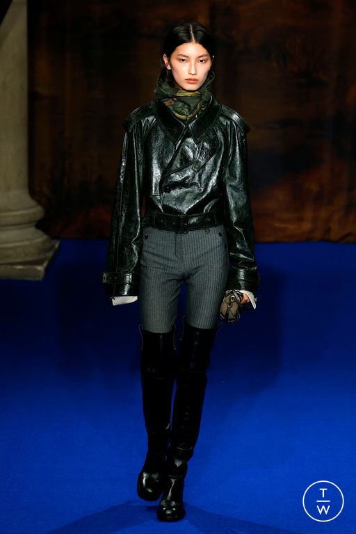 FW25 Burberry Look 38