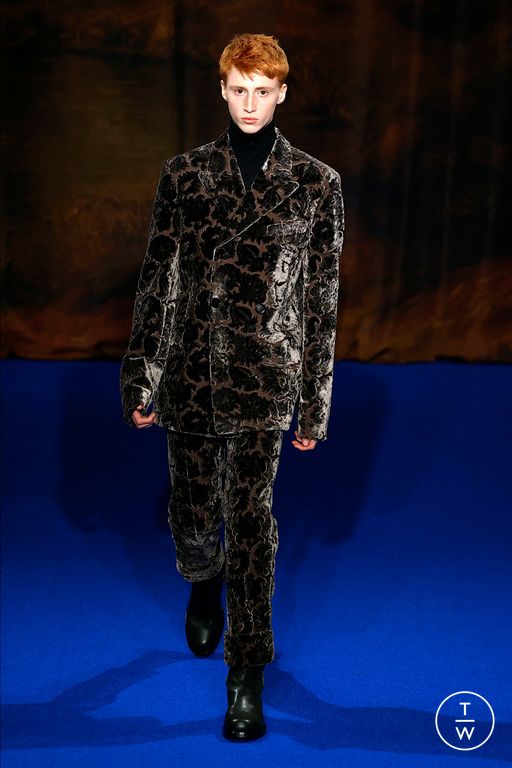 FW25 Burberry Look 41