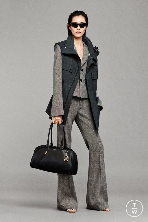 Resort 2025 Burberry Look 19