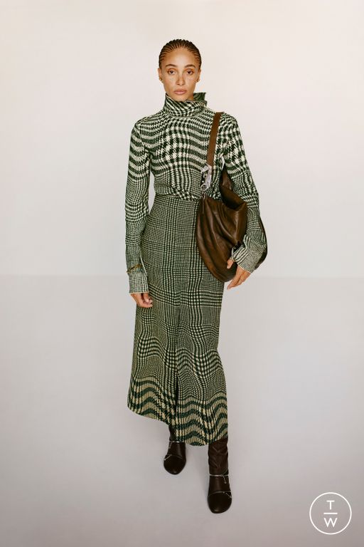RS24 Burberry Look 5