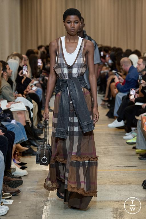 SS23 Burberry Look 10