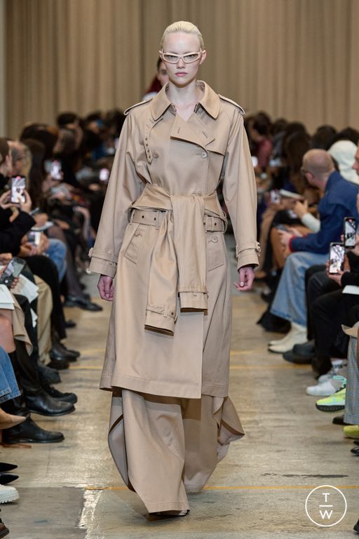 SS23 Burberry Look 18