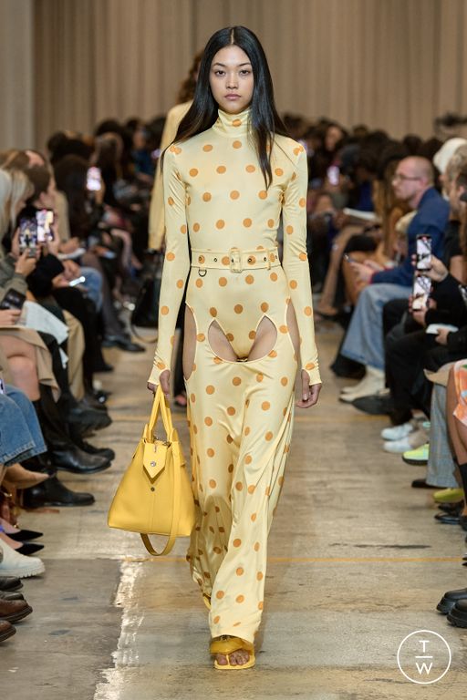 SS23 Burberry Look 33