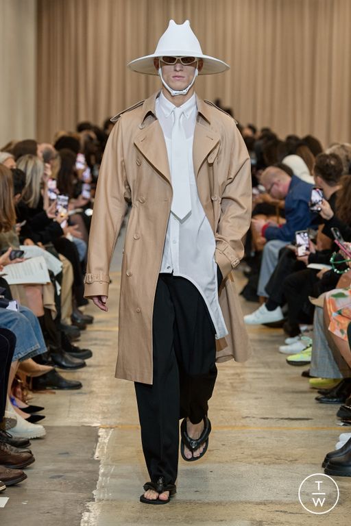 SS23 Burberry Look 5