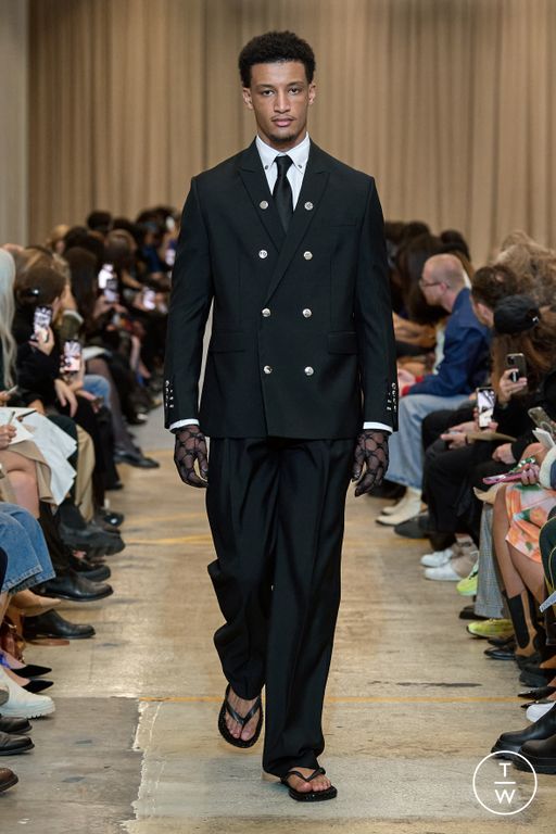 SS23 Burberry Look 77