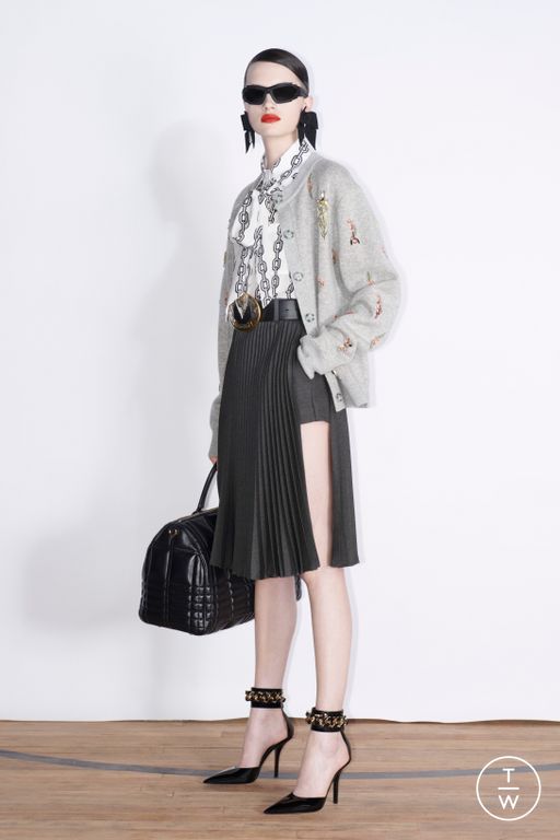 RS23 Burberry Look 15