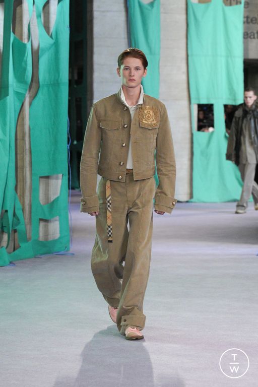 Spring-Summer 2025 Burberry Look 49