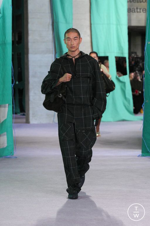 Spring-Summer 2025 Burberry Look 32