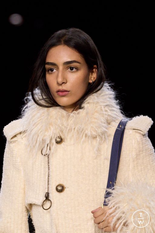 FW24 Burberry Look 54