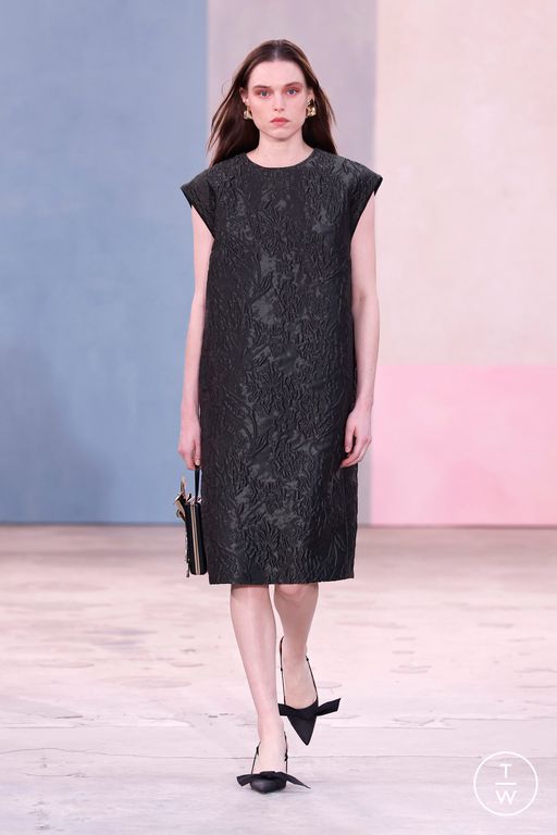 FW26 Carolina Herrera Look 39