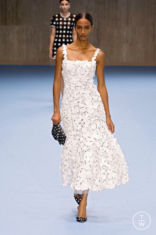 Spring-Summer 2025 Carolina Herrera Look 13