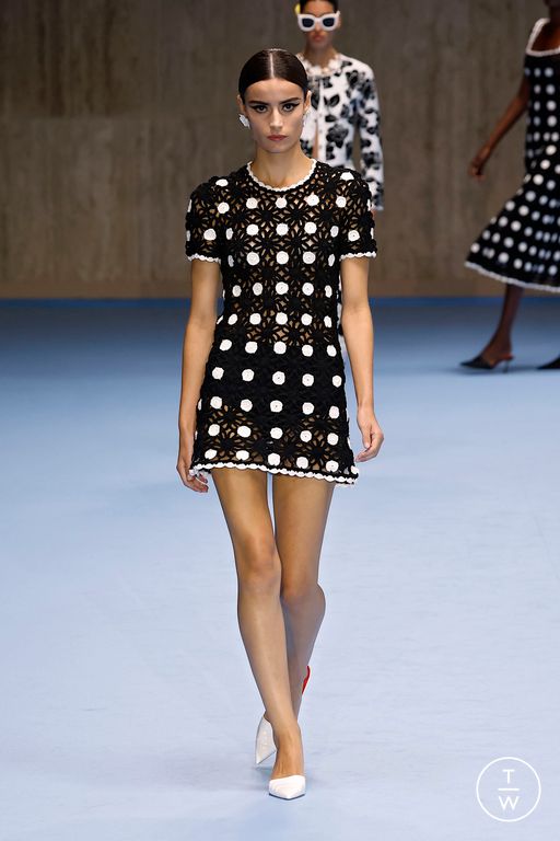 Spring-Summer 2025 Carolina Herrera Look 14