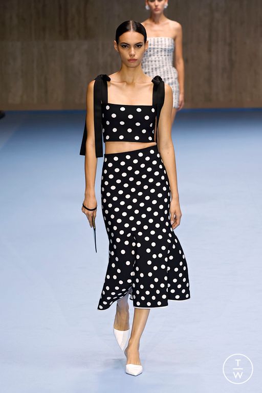 Spring-Summer 2025 Carolina Herrera Look 19