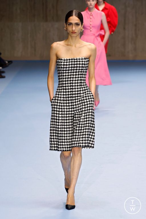 Spring-Summer 2025 Carolina Herrera Look 36