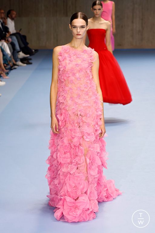 Spring-Summer 2025 Carolina Herrera Look 40