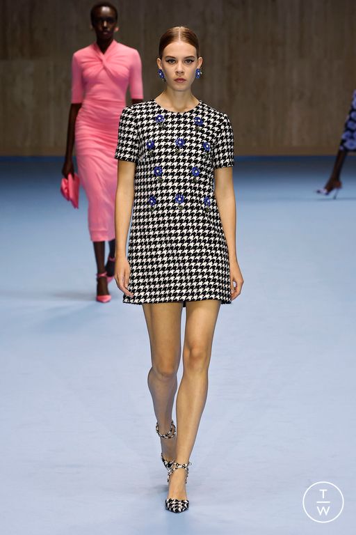 Spring-Summer 2025 Carolina Herrera Look 44