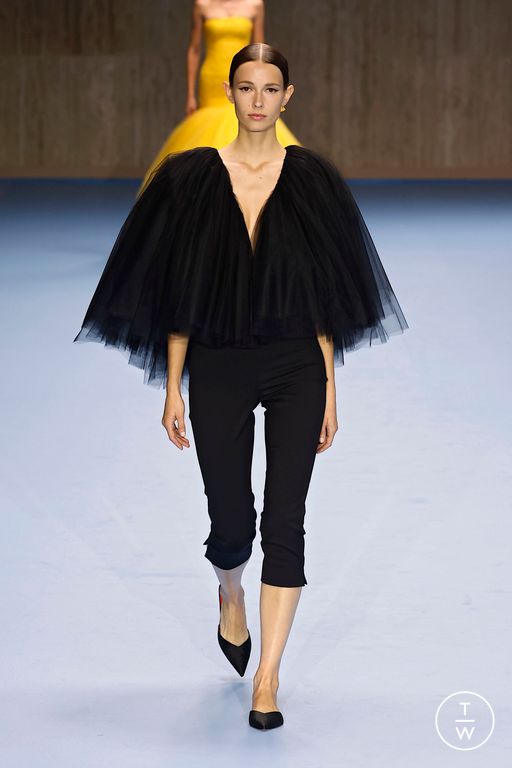 Spring-Summer 2025 Carolina Herrera Look 61