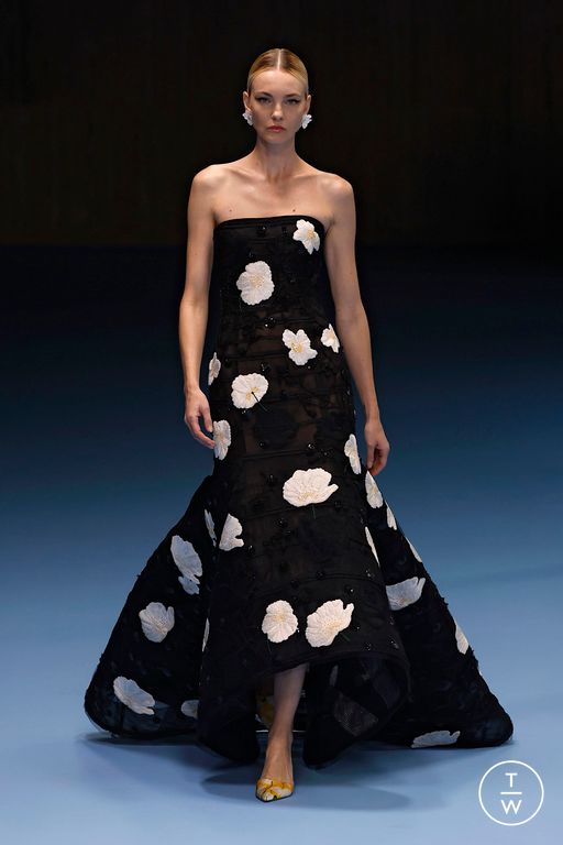 Spring-Summer 2025 Carolina Herrera Look 63