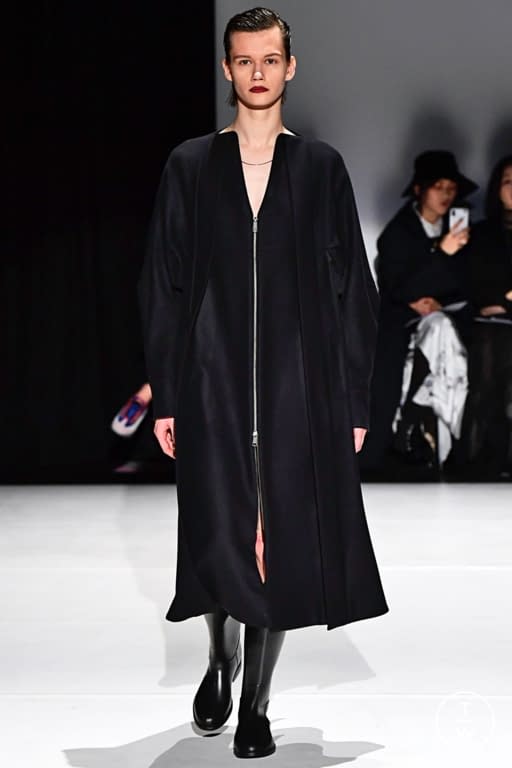 FW19 Chalayan Look 33