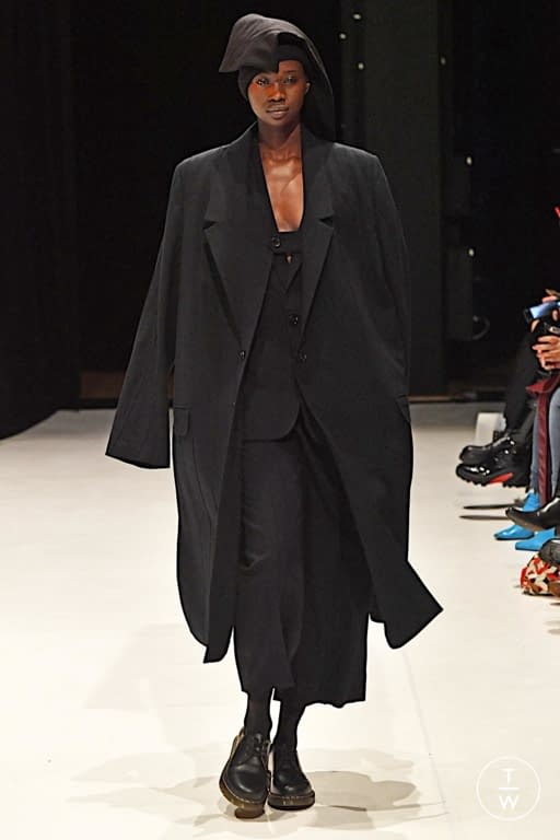 FW20 Chalayan Look 1
