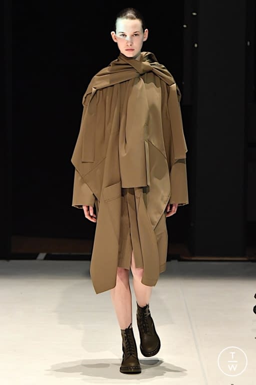 FW20 Chalayan Look 5