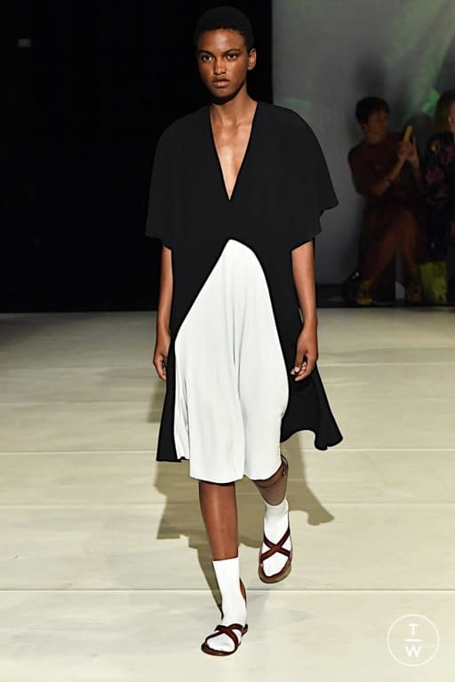 SS20 Chalayan Look 32