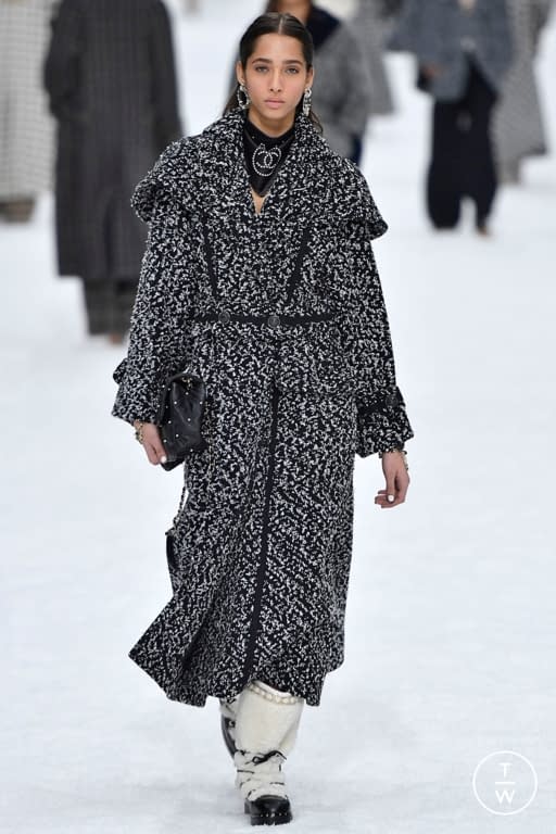 FW19 Chanel Look 10