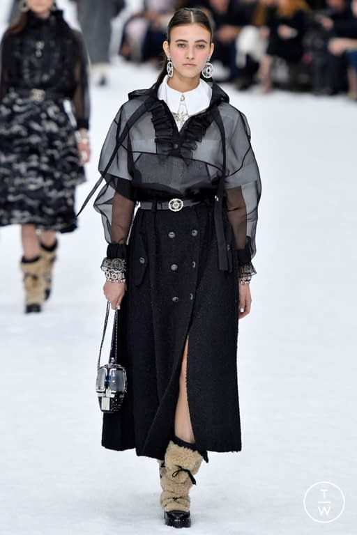 FW19 Chanel Look 15