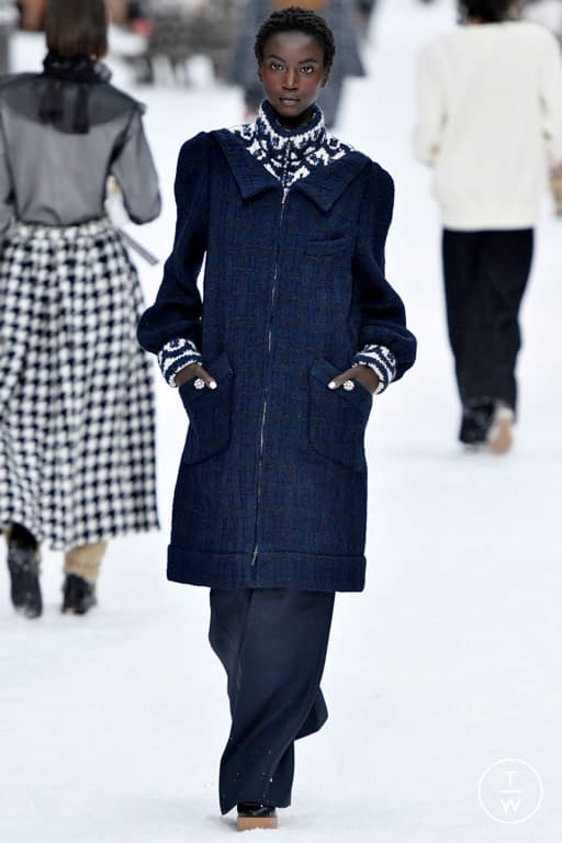 FW19 Chanel Look 17