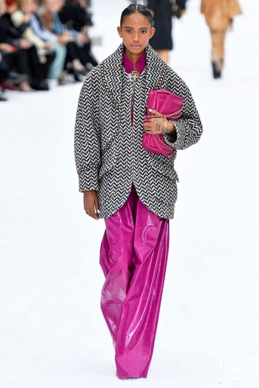 FW19 Chanel Look 39